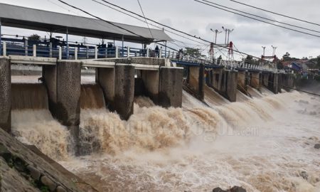 Perlahan Banjir Bendung Katulampa Bogor Semakin Surut